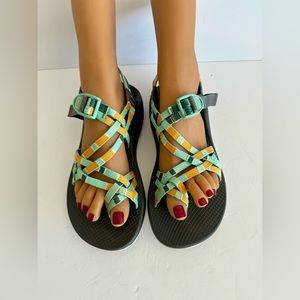 CHACO Womens ZX/2 Classic Wide Sandals